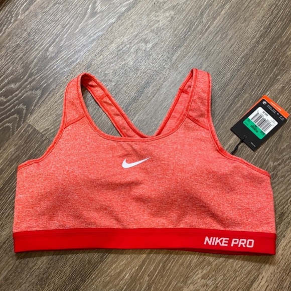 Nike Tops - NWT Nike Pro bra